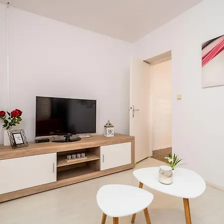 Laura - Lapad Apartment