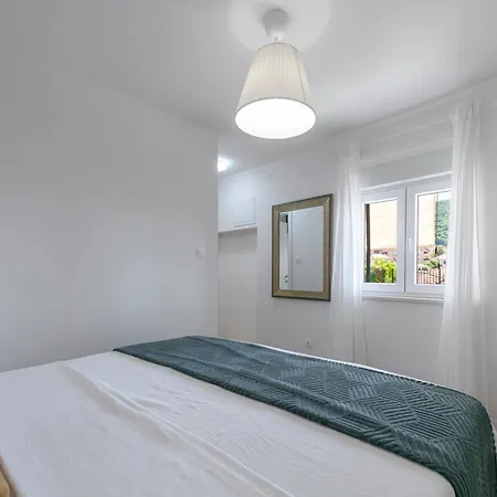 Laura - Lapad Дубровник