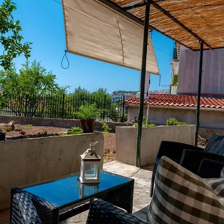 Laura - Lapad Apartment *