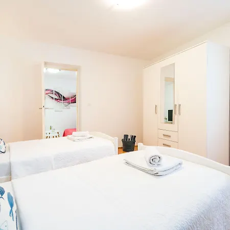 Laura - Lapad * Дубровник