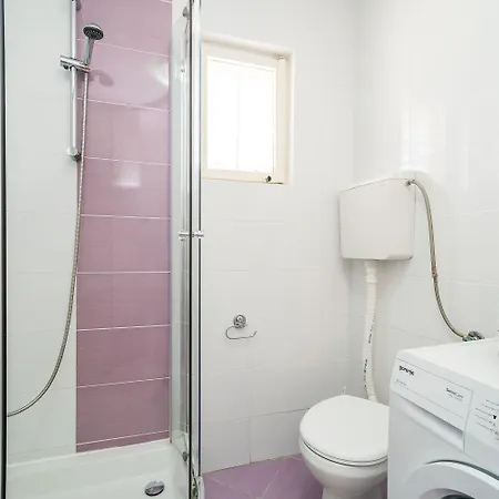 Laura - Lapad Apartment *